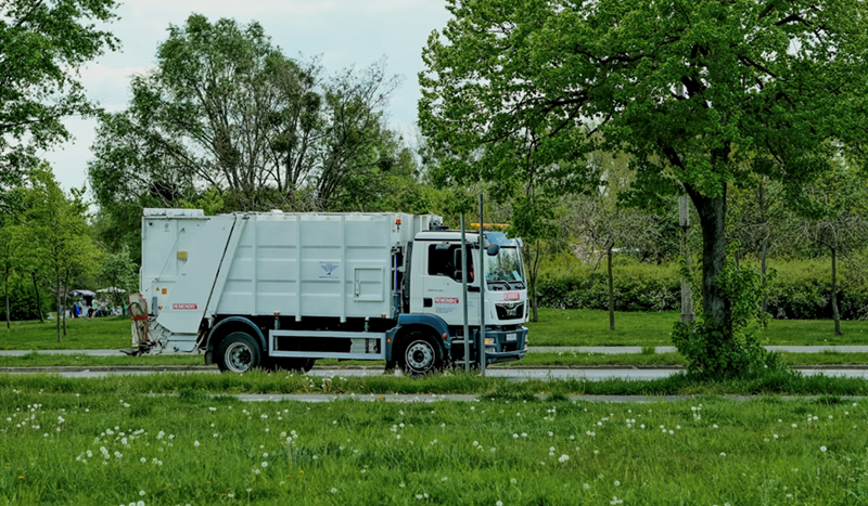 Cheezburger Image 10613767168