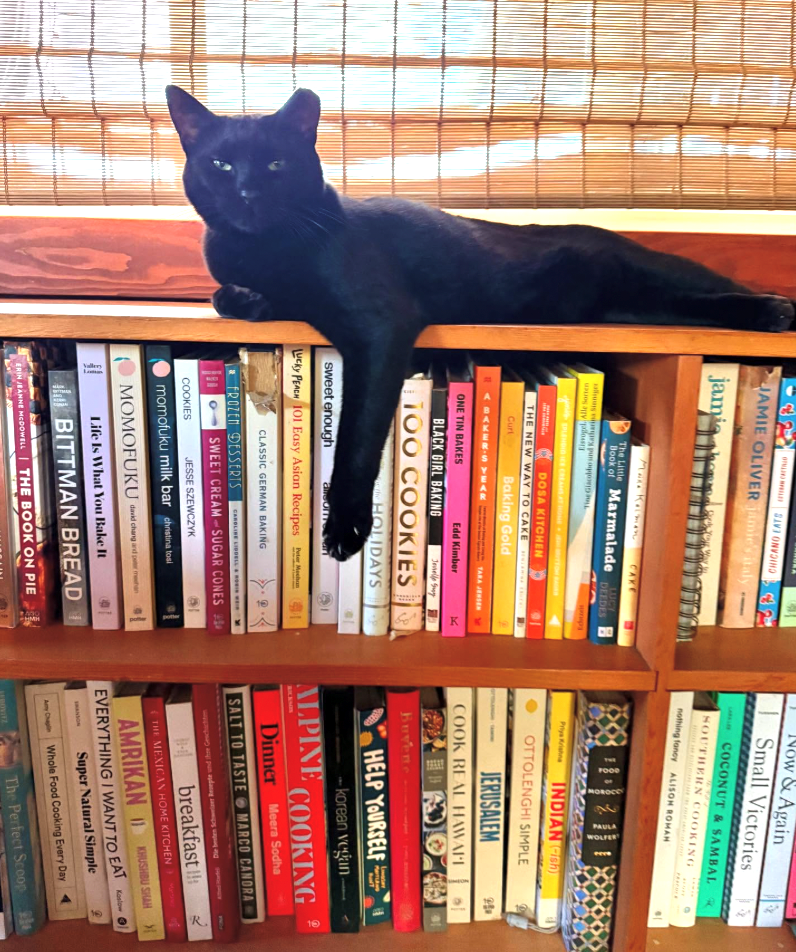 От 213 ОН JAMIE OLIVER Jamie's italy jami ยศ Мала Костот The Little Book of Marmalade LUCY DEEDES p цитира και την DOSA KITCHEN THE NEW WAY TO CAKE mua (bire. Curt Baking Gold A BAKERS YEAR ONE TIN BAKES BLACK GIRL BAKING Edd Kimber Jenelle Sy TOO COOKIES K How & Again Small Victories COCONUT & SAMBAL SOUTHERN COOKING nothing fancy ALISON ROMAN Priya Krishna INDIAN (ish) OTTOLENGHI SIMPLE JERUSALEM COOK REAL HAWAPT sweet enough HOLIDAYS LUCKY PEACH 101 Easy Asian Recipes CLASSIC GERMAN BAKING FR