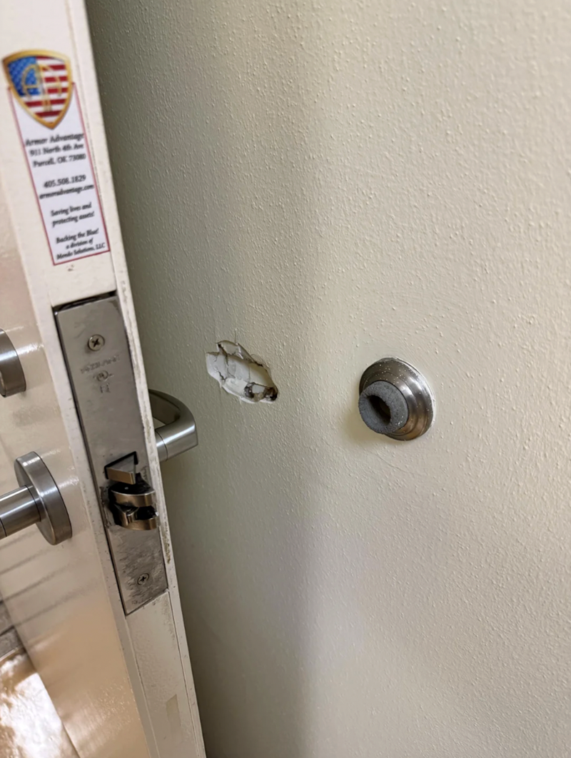 Armor Advantag 911 North Ave Pro OK 7300 405.508.1829 Saving live and protecting asset Backing the Bl Monde Solution C 12