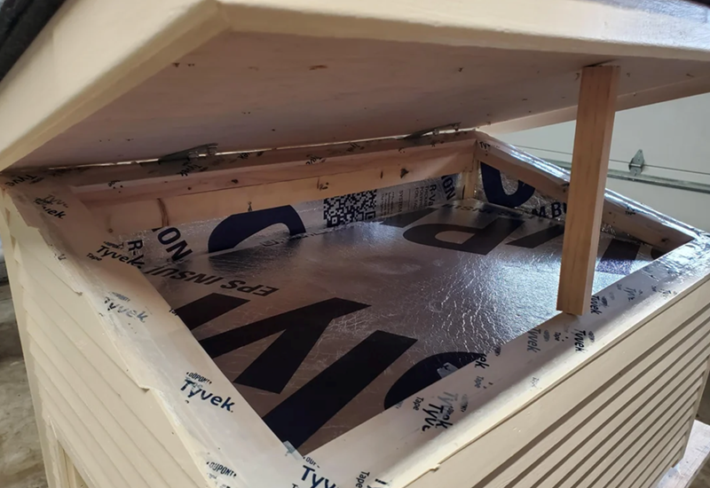 ON M Tyvek SNI SDE Tyvek .00PONT Tyvek OUPONT Our- Ty B