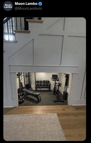 Moon Lambo Moon Lambo @MoonLamboio