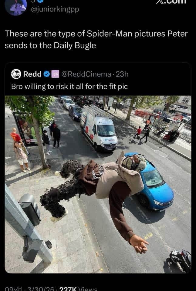 @juniorkingpp These are the type of Spider-Man pictures Peter sends to the Daily Bugle Redd @ReddCinema 23h Bro willing to risk it all for the fit pic RTL 09.41. Views