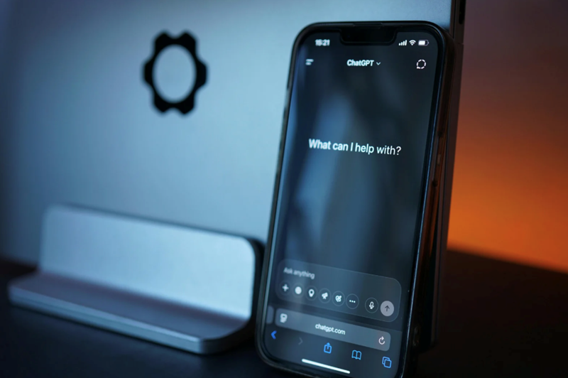 Ask anything 1621 ChatGPT v What can I help with? chatgpt.com B G