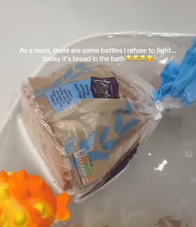 As a mum, there are some battles I refuse to fight... today it's bread in the bath☺☺☺ DIFFEREN faste Saimburys WHITE HABLOOM WURDOUG modis slow-femi starter, had and boke tangy fland chewy ot F