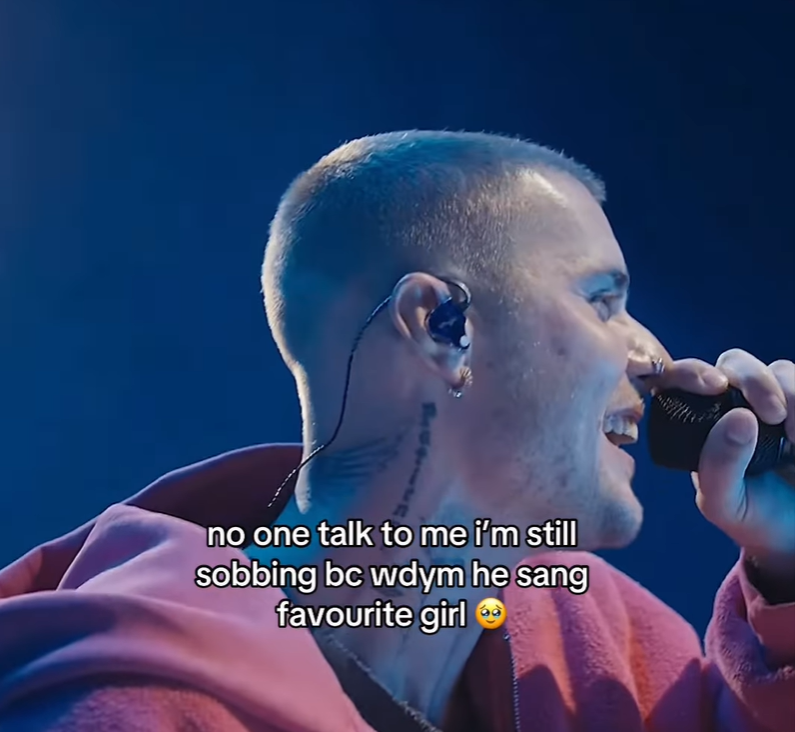 no one talk to me i'm still sobbing bc wdym he sang favourite girl