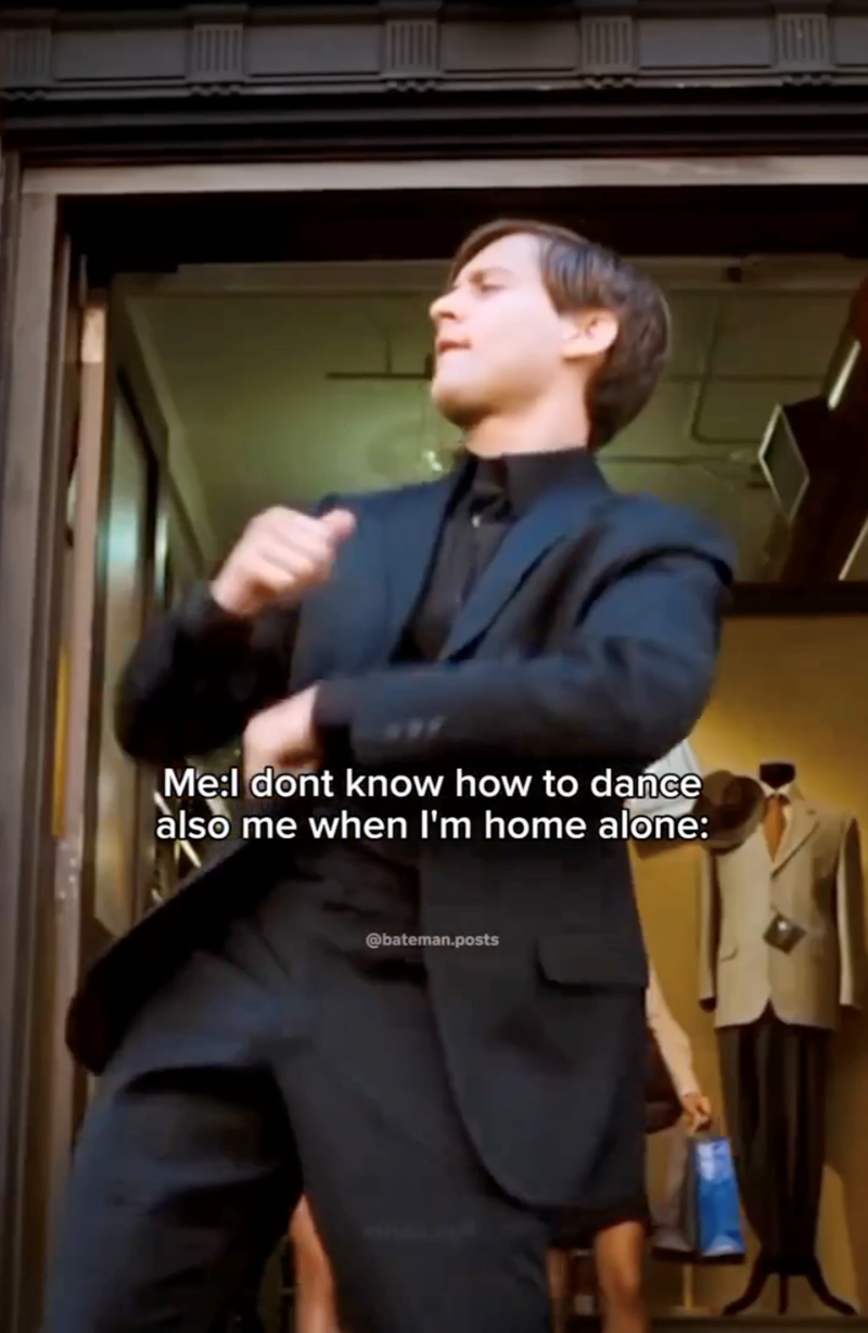 Me:I dont know how to dance also me when I'm home alone: @bateman.posts