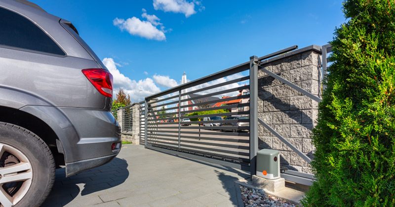 Driveway with an automatic gate