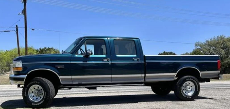 A 1990s Ford 350 truck.