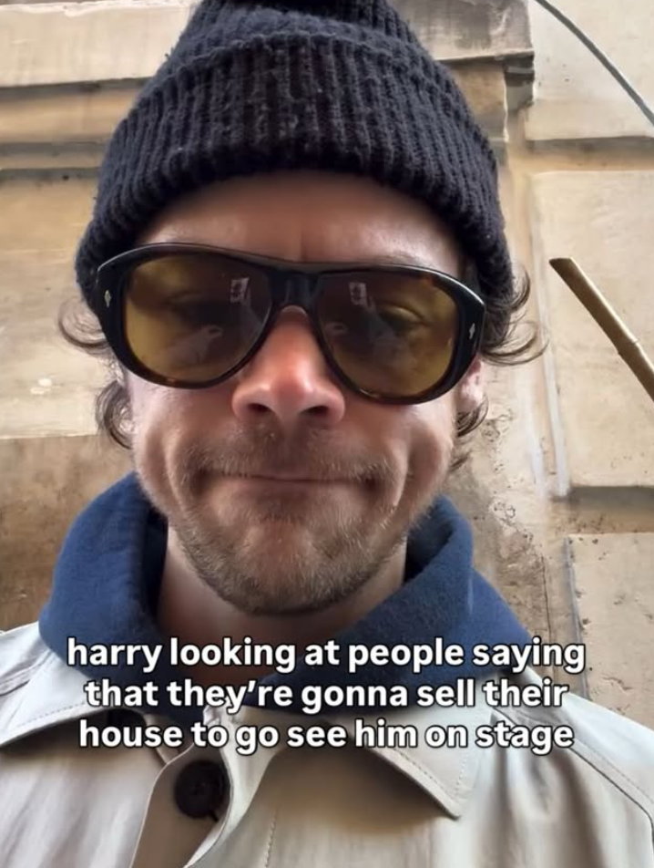 harry looking at people saying that they're gonna sell their house to go see him on stage