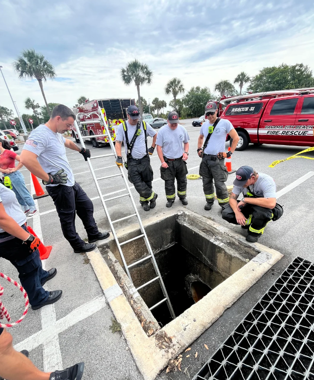 RESCUE 31 PANAMA CHAMBEACH FIRE RESCUE