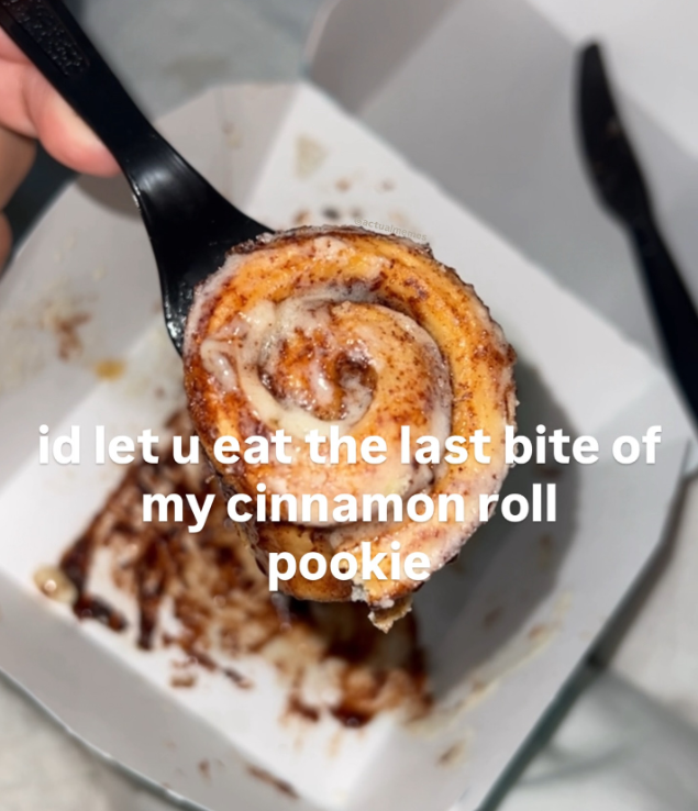 id let u eat the last bite of my cinnamon roll pookie