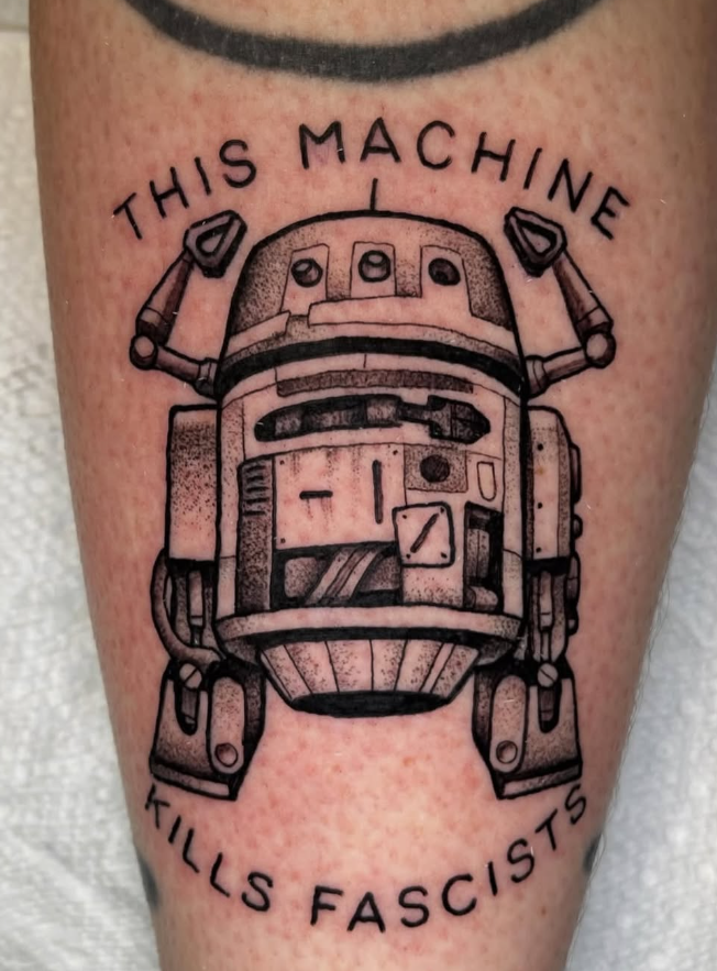 THIS MACHINE e KILLS FASCISTS
