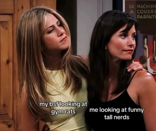 LA MACHINE A COUDRE PARFAITE my bsf looking at gym rats me looking at funny tall nerds