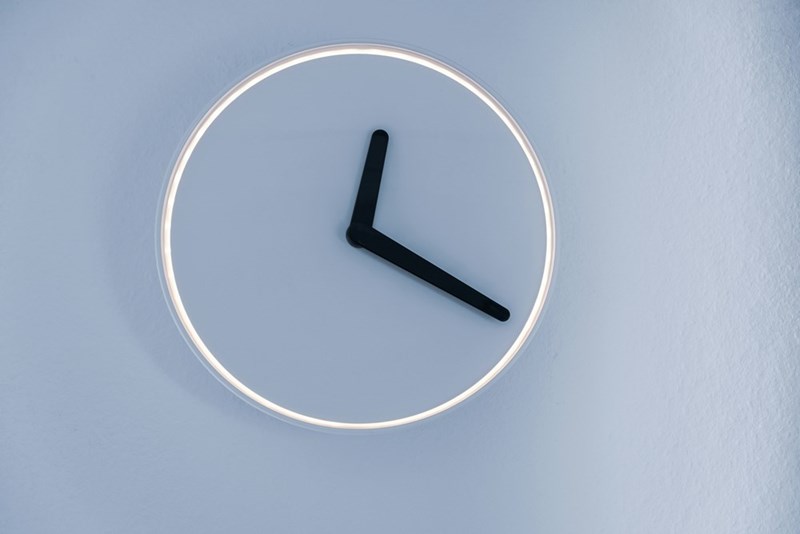 An analog clock, model image.