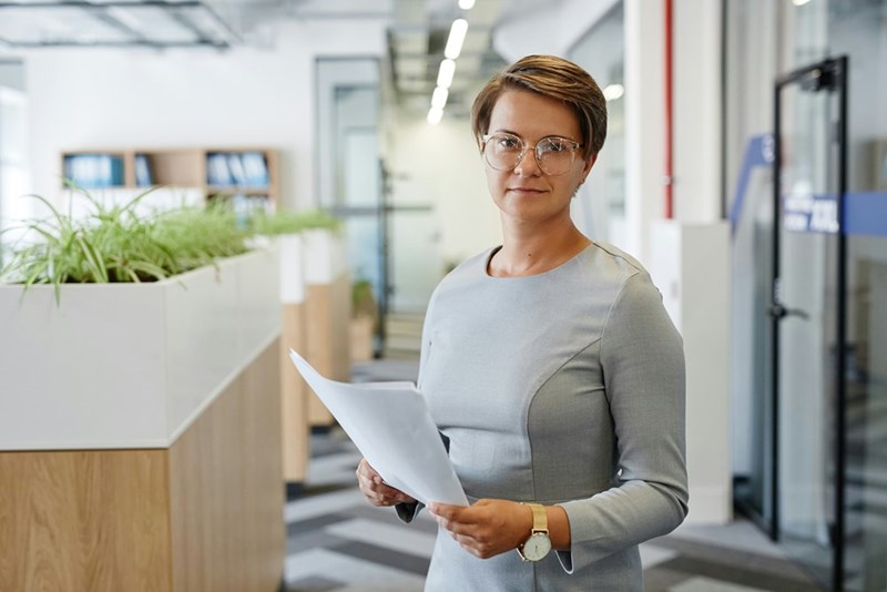 A human resources employee who is willing to speak with employees about issues that they have with other employees, including but not limited to hygiene issues. 