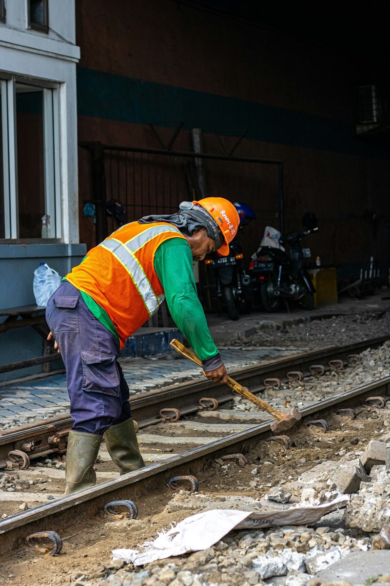 A laborer works hard at his job, which is incredibly physical, and cannot be done well if you are weak. 