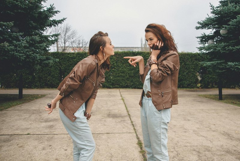 two women arguing