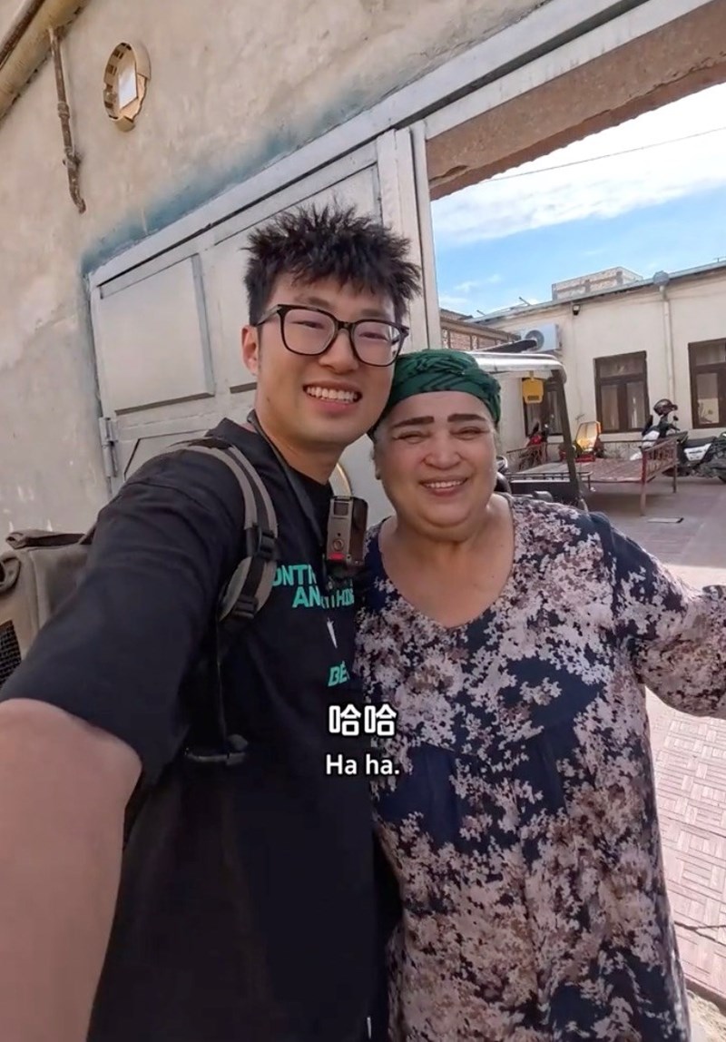 ONTH ANTH 哈哈 Ha ha.