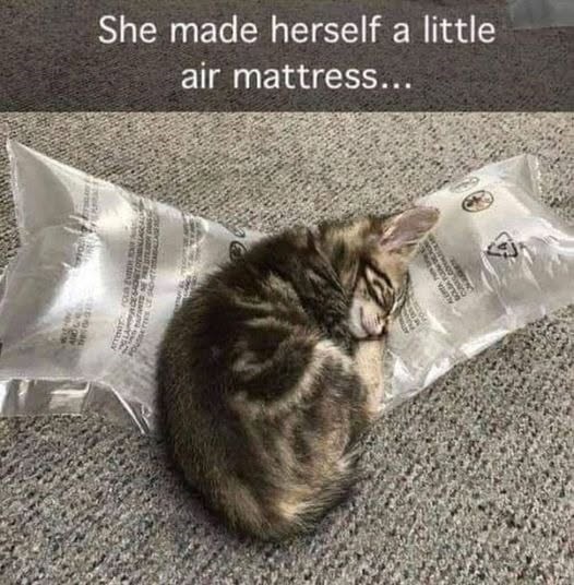 Eminova She made herself a little air mattress... SECOND FOUR EXUPUR KONYAAL