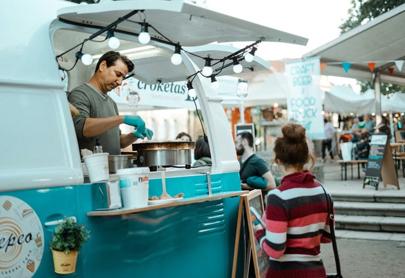 The female employee's brother, who is also the boss, refuses to protect his sister's safety while she's working at his food truck.