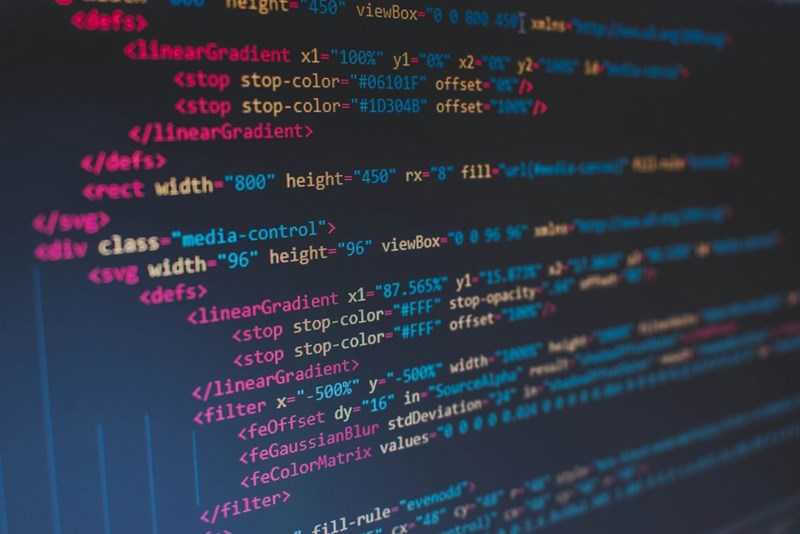 <defs> Height="450" viewBox="0 0 800 450xles <linearGradient x1="100%" y1="0%" x2="" y2- <stop stop-color="#06101F" offset-""/> <stop stop-color="#1D304B" offset-"1"/> </linearGradient> </defs> <rect width="800" height="450" rx="8" fill="url(la </svg> <div class="media-control"> <svg width="96" height="96" viewBox="0 0 96 96" <defs> <linearGradient x1="87.565%" y1-"15.87" <stop stop-color="#FFF" stop-opacity <stop stop-color="#FFF" offset 185/ </linearGradient> <filter x="-500%" y="-500%" width-