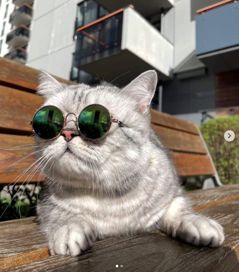 >