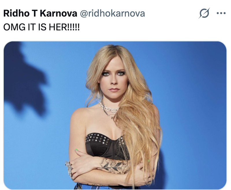 Ridho T Karnova @ridhokarnova OMG IT IS HER!!!!!