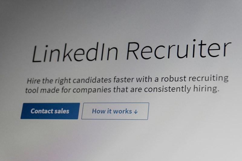 LinkedIn Recruiter Hire the right candidates faster with a robust recruiting tool made for companies that are consistently hiring. Contact sales How it works ↓