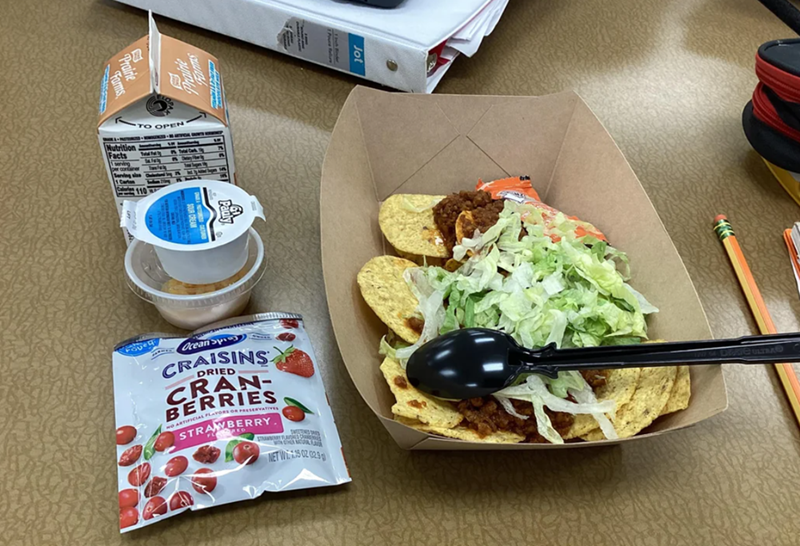 TO OPEN Mutrition Facts serving per container Serving slas C Carton 110 Ocean Sy CRAISINS DRIED CRAN- BERRIES NO ARTIFICIAL PLAYORS OR PRESERVATIVES. STRAWBERRY FLED NET WI5 02 02.9