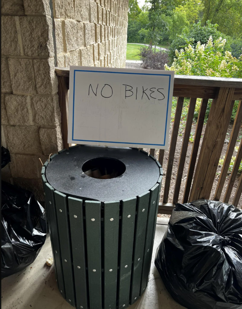 NO BIKES