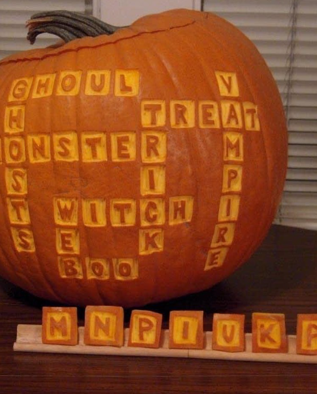 GHOUL H V TREAT ONSTER M P TWITCHI SEK R BOO E MN,POUF