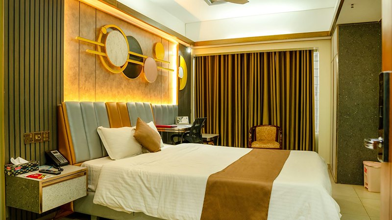 A fancy hotel suite.