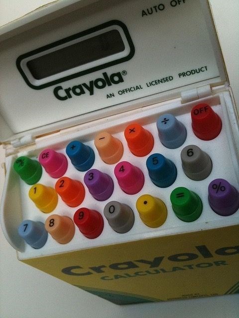 CE AUTO Crayola AN OFFICIAL LICENSED PRODUCT 9 8 7 3 A 5 + 6 OFF % Crayola CALCULATOR