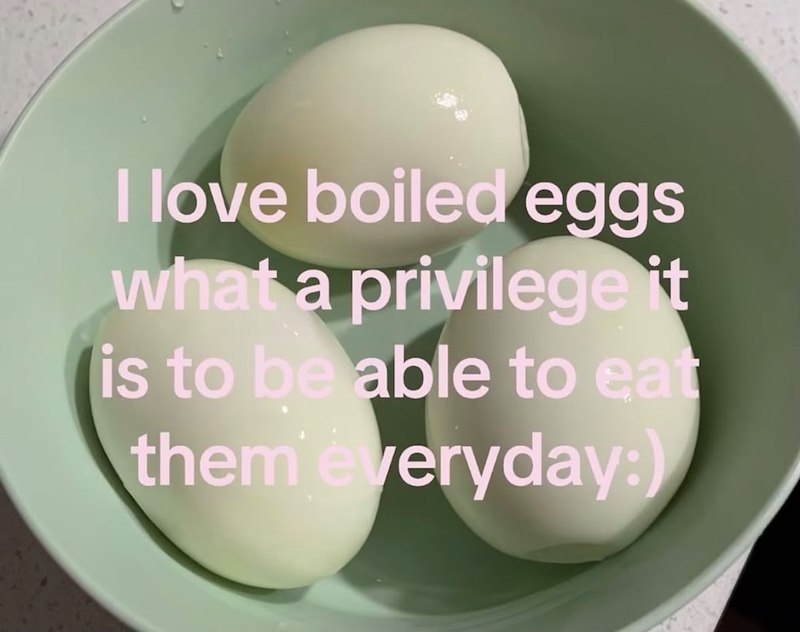 I love boiled eggs what a privilege it is to be able to eat them everyday:)