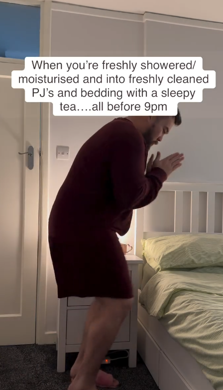 When you're freshly showered/ moisturised and into freshly cleaned PJ's and bedding with a sleepy tea....all before 9pm B