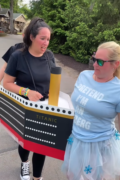 TITANIC PRETEND AN BERG