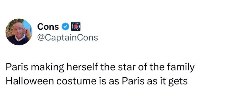 Cons @CaptainCons Paris making herself the star of the family Halloween costume is as Paris as it gets