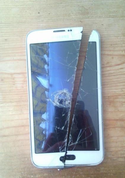 design,phone,broken