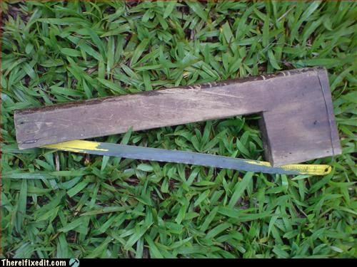 Saw to cut wood.