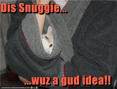 Dis Snuggie...  ...wuz a gud idea!!