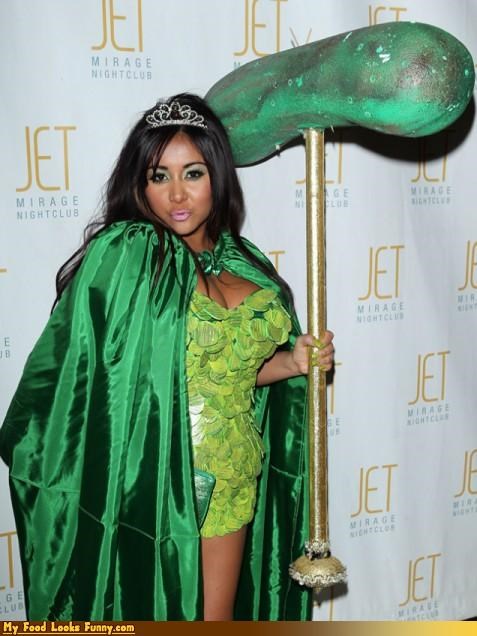 Funny Food Photos - Snooki Pickle Princess