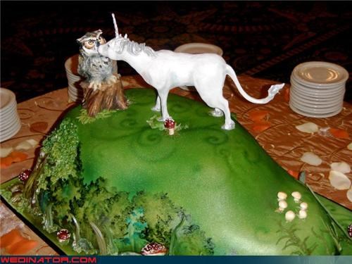 "Enchanted Forest" Wedding Cake is More of a Grassy Hill