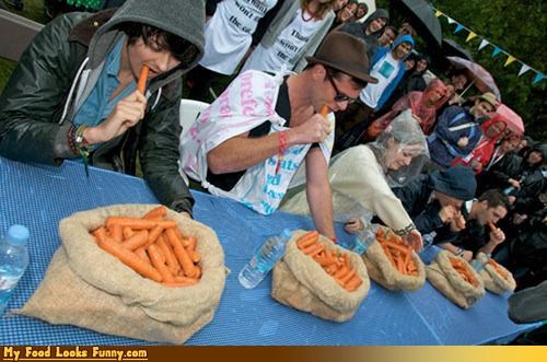 Funny Food Photos - Carrot Eating Contest