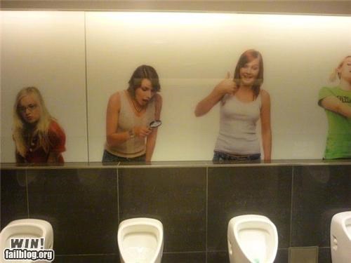 CLASSIC: Urinal WIN