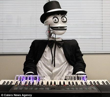 Robot Pianist of the Day