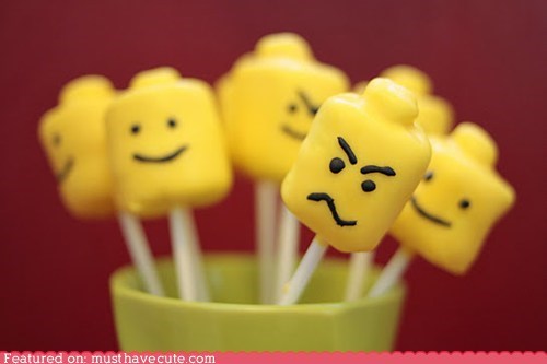 Epicute: Minifig Marshmallow Pops