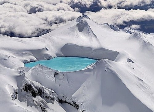 Emerald Lake, Tongariro National Park, New Zealand