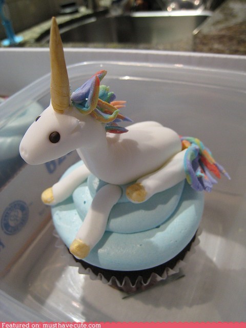 Epicute: Majestic Unicorn Cupcake
