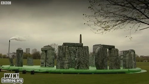 Bouncy Stonehenge WIN