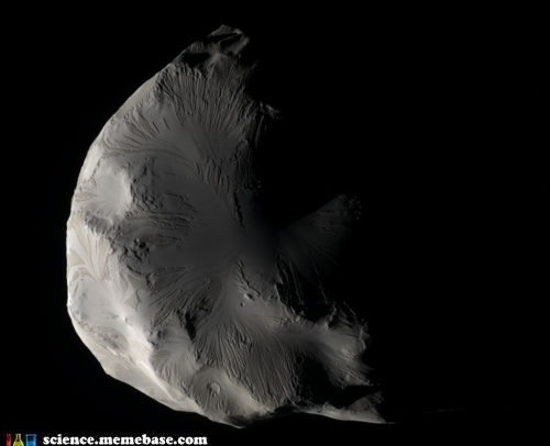 Saturn's Helene Has Some Interesting Features